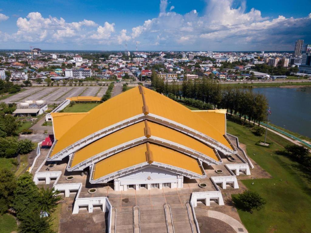 Hotel Le Lerts Living Khon Kaen Extérieur photo