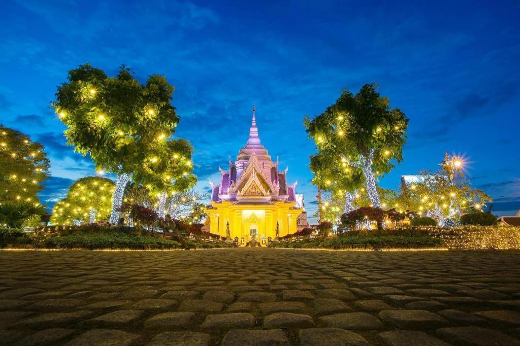Hotel Le Lerts Living Khon Kaen Extérieur photo